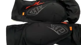 887202306365 TROY LEE Knee Guard Md Lg #2 887202306365 TROY LEE Knee Guard Md Lg #2