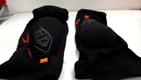 887202306365 TROY LEE Knee Guard Md Lg 887202306365 TROY LEE Knee Guard Md Lg